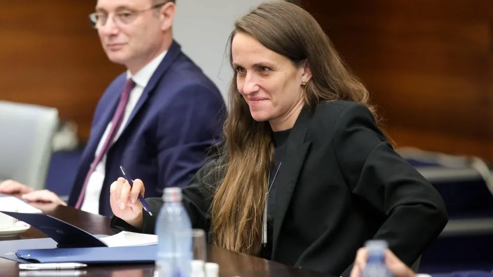 Denunț penal la DNA pe numele Oanei Țoiu, în legătură cu repatrierea fiicei lui Victor Ponta