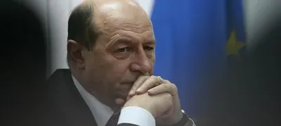 Băsescu: România a fost devalizată de sporurile bugetarilor. Ar trebui tăiate toate. Ne pregătim de faliment