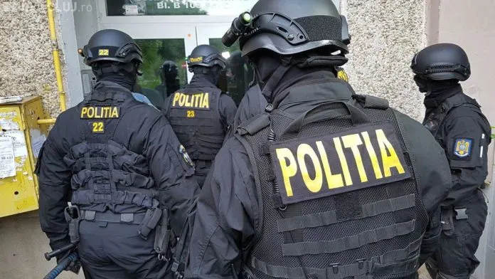 Percheziții în Vâlcea la speculanții de măști