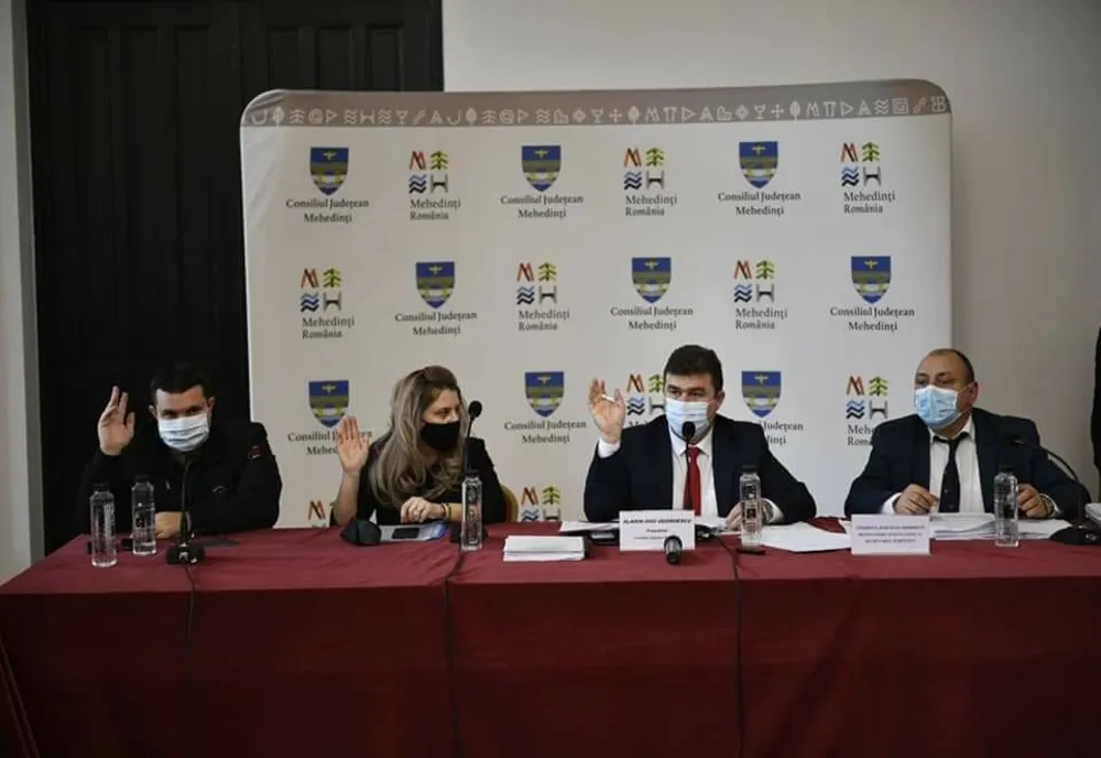 Miercuri au fost aleși vicepreședinții Consiliului Județean Mehedinți