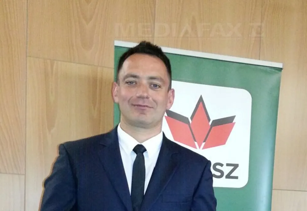 LIDERUL DEPUTAȚILOR UDMR, CSOMA BOTOND, ANUNȚĂ SOLUȚIA SIMPLĂ DUPĂ DECIZIA CCR: LEGEA TREBUIE REPUSĂ ÎN CIRCUIT, ÎNSĂ TEXTUL NU TREBUIE MODIFICAT DELOC