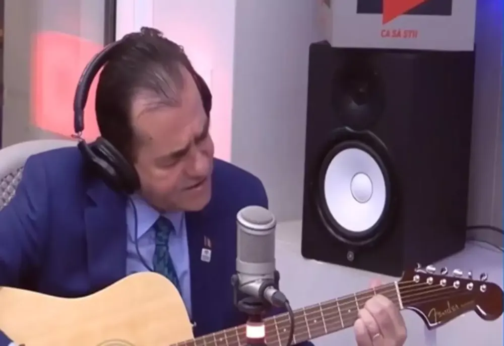 START DE CAMPANIE ELECTORALĂ PE ACORDURI DE CHITARĂ ȘI CU LECȚII DE LIMBA ENGLEZĂ. CUM L-A PUS LUDOVIC ORBAN ÎN OFFSIDE PE MARCEL CIOLACU - VIDEO