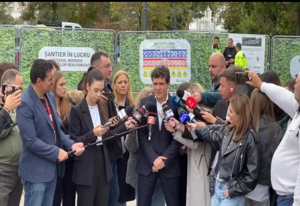 NICUȘOR DAN: CHELTUIELILE STATULUI TREBUIE REDUSE URGENT, ROMÂNIA NU-ȘI MAI PERMITE O ASEMENEA RISIPĂ ȘI UN DEFICIT BUGETAR DE APROAPE 8% DIN PIB