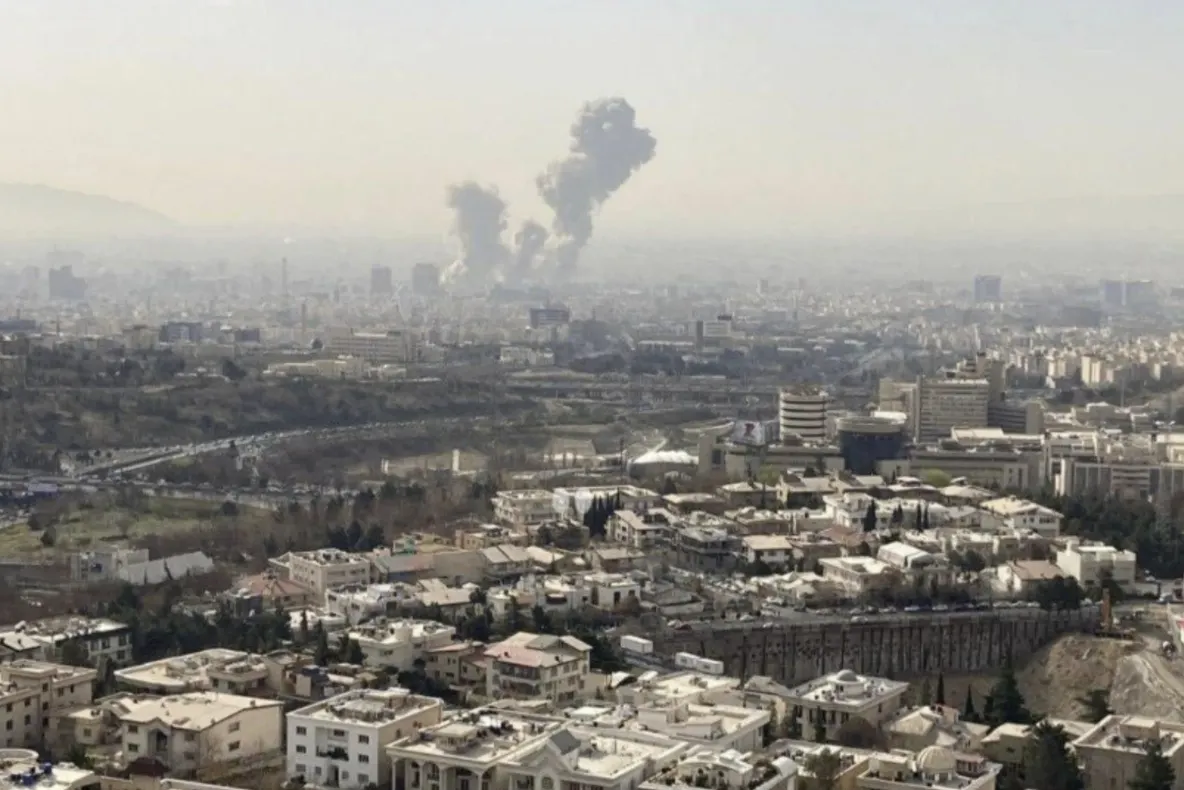 Război în Orientul Mijlociu. Donald Trump amenință cu noi lovituri în Iran, în timp ce Teheranul continuă să‑și bombardeze vecinii 