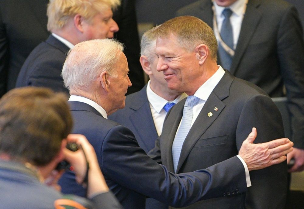 Klaus Iohannis și Joe Biden, nouă rundă de consultări politice în format restrâns în contextul războiului de la graniț