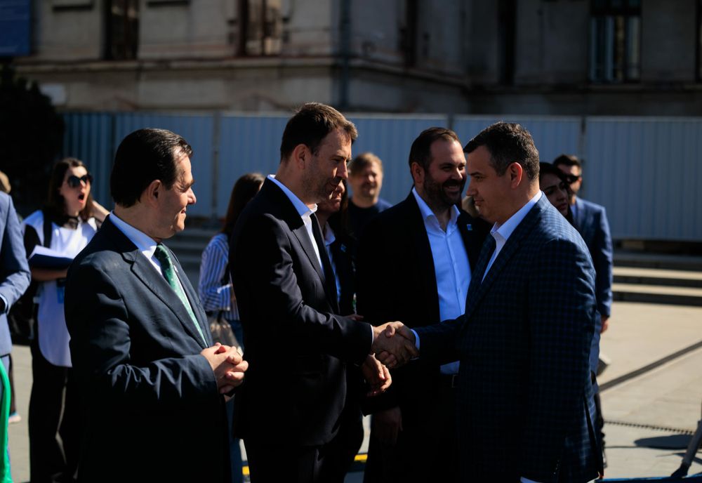 Alianţa Dreapta Unită și-a prezentat candidații la preşedinţia Consiliului Judeţean Olt şi la Primăria Slatina, Emanuel Doagă, respectiv, Elena Ioţu