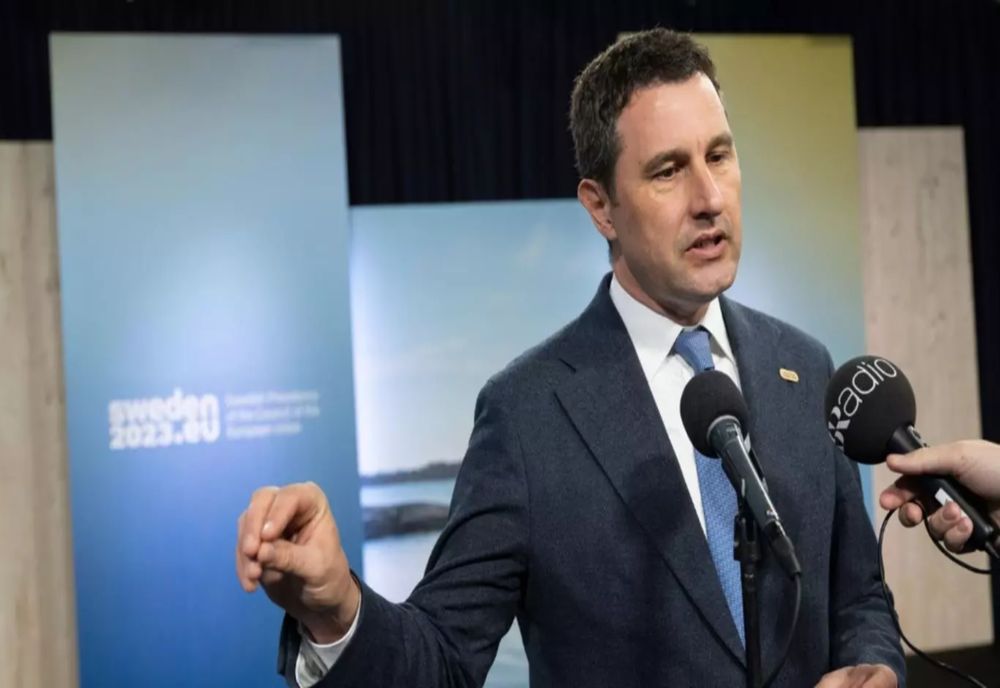 VICEPREMIERUL TANCZOS BARNA: DIRECTORUL CFR TREBUIA DEMIS URGENT! UNII TRĂIESC DIN SALARII NESIMȚITE