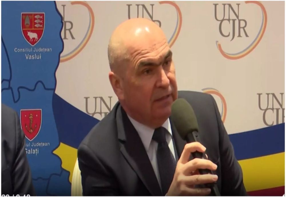 PREMIERUL BOLOJAN ÎI RĂSPUNDE LUI GEORGE SIMION: „SUNT PARLAMENTAR LA PRIMUL MANDAT, DAR NU M-AM GÂNDIT, IERTAŢI-MĂ…”