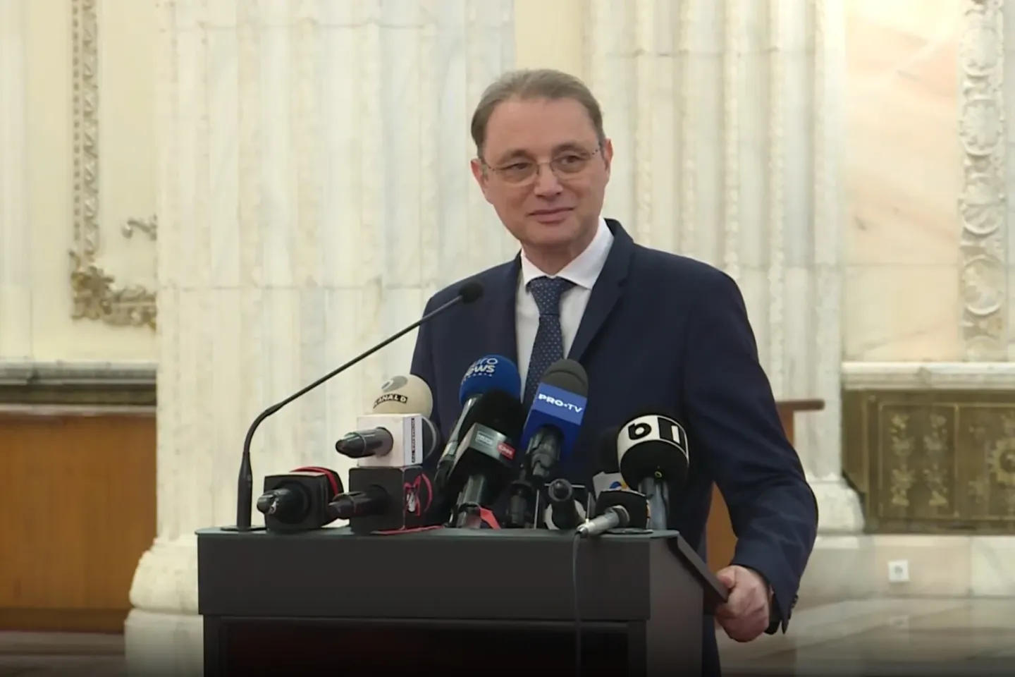 Guvernul Luca Niculescu, în fața testului decisiv din Parlament. Încep audierile miniștrilor propuși