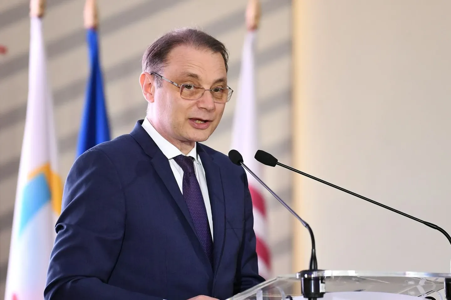 Luca Niculescu: „Am totală libertate în mandat și avem nevoie de un Guvern cu puteri depline”