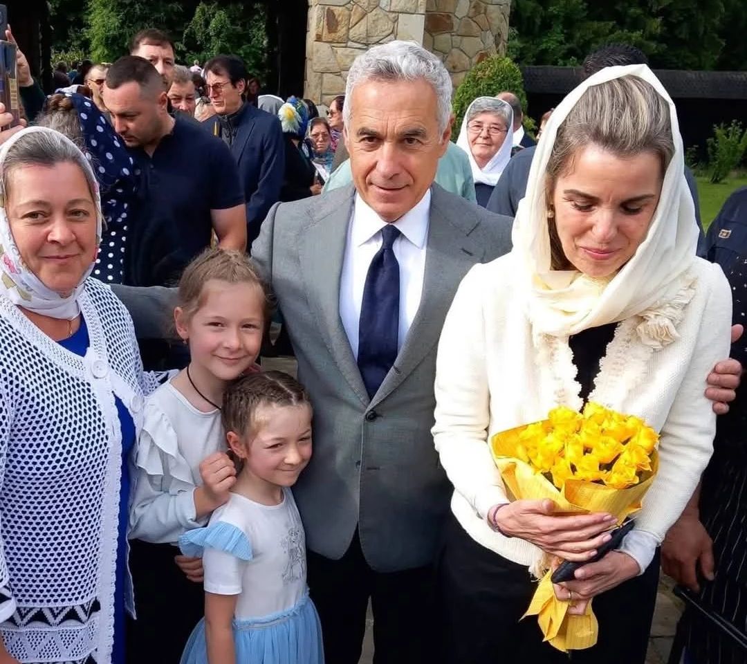 Călin si Cristela Georgescu, la hramul Mănăstirii Almaș - FOTO/VIDEO