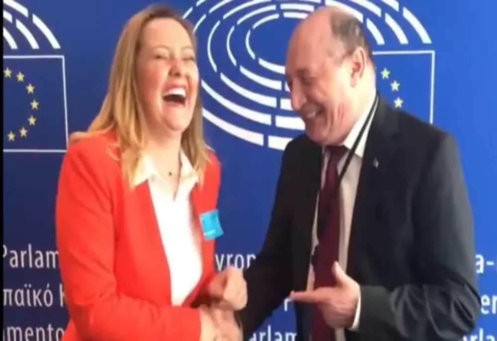 LASCONI, FAVORITA LUI BĂSESCU PENTRU PALATUL COTROCENI. SFATUL PE CARE I L-A DAT A STÂRNIT HOHOTE DE RÂS - VIDEO
