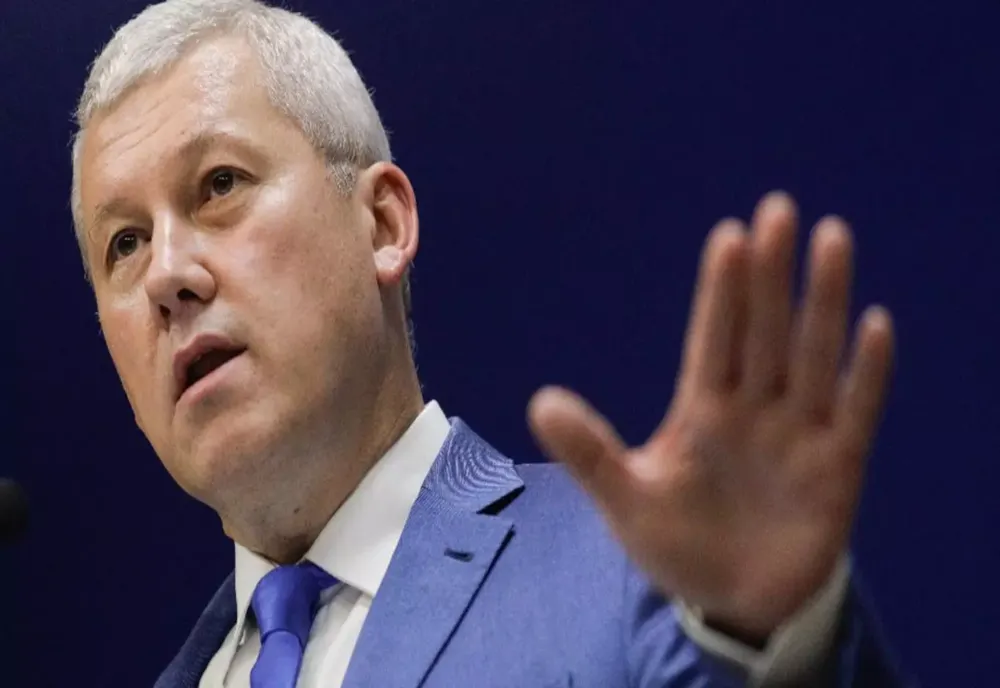 MINISTRUL PREDOIU FUGE DE RĂSPUNDERE ÎN PARLAMENT DUPĂ DESCINDERILE-ȘOC LA SUSȚINĂTORII LUI CĂLIN GEORGESCU