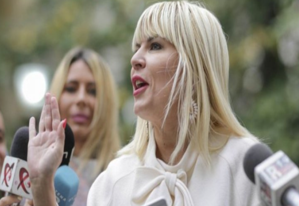 Elena Udrea, din arest: ”Sunt arestată ilegal, cu încălcarea Constituţiei României”