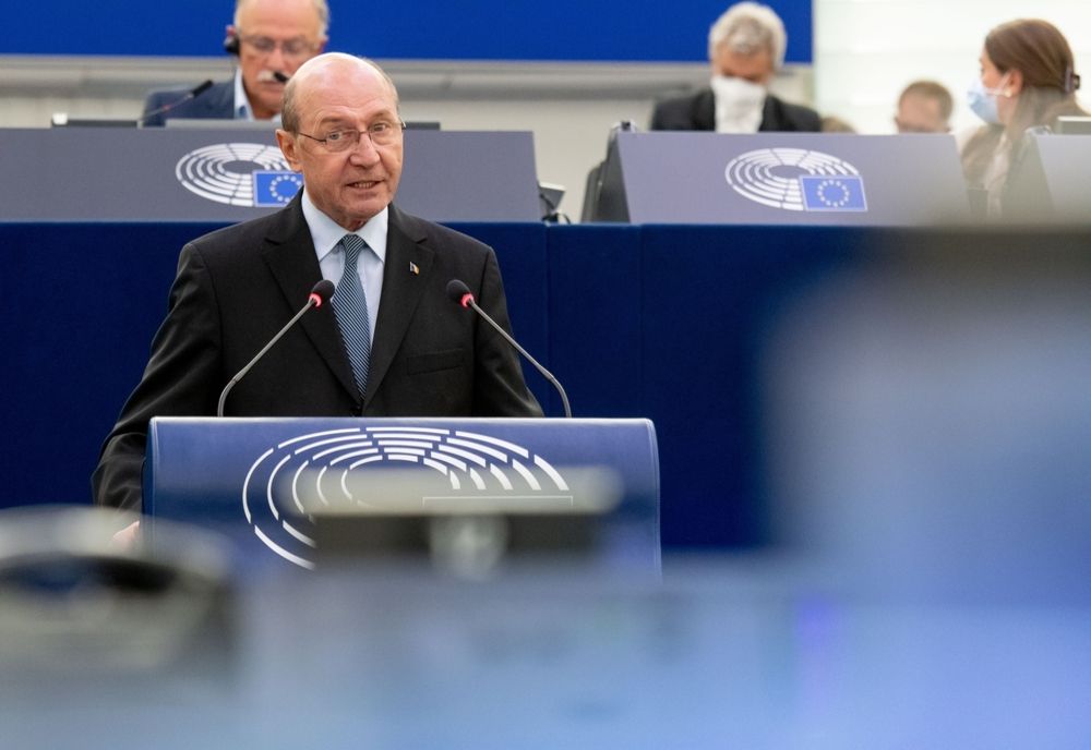 TRAIAN BĂSESCU: FĂRĂ SPRIJINUL SUA, UCRAINA VA CAPITULA. PROBLEMA ESTE CĂ URMĂM NOI DUPĂ. RUSIA ESTE UN RISC PENTRU PACEA EUROPEI