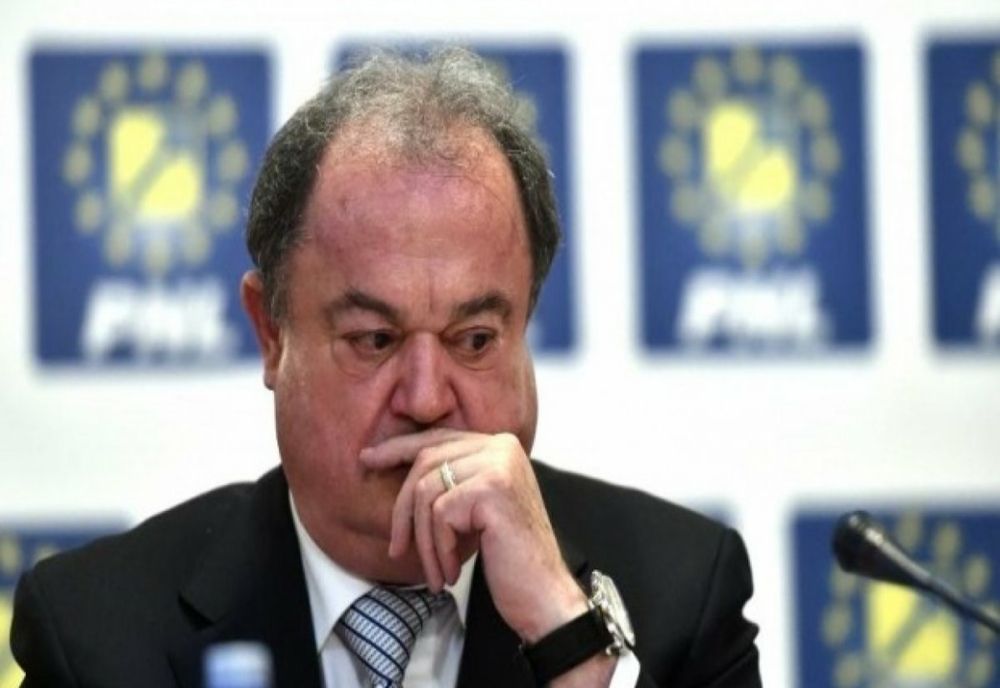 LIBERALUL VASILE BLAGA: DACĂ DECIZIA CCR PE PENSIILE MAGISTRAŢILOR E PE FORMĂ, PREMIERUL, DUPĂ 30 DE ZILE, POATE SĂ ASUME RĂSPUNDEREA