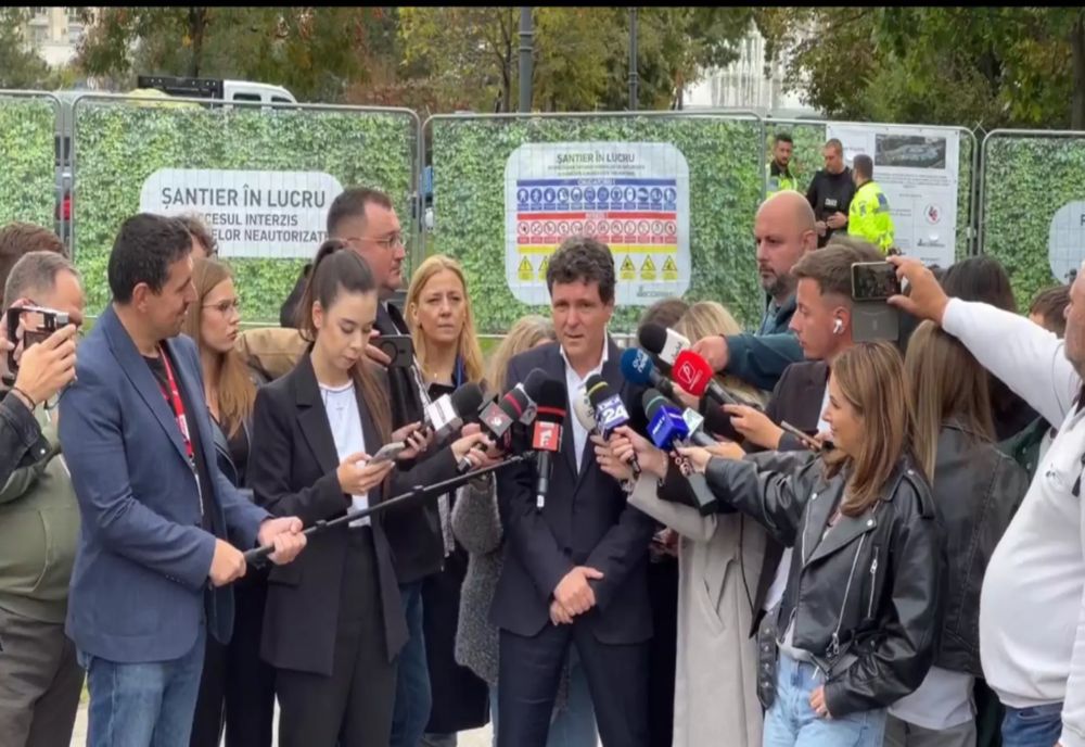 NICUȘOR DAN: CHELTUIELILE STATULUI TREBUIE REDUSE URGENT, ROMÂNIA NU-ȘI MAI PERMITE O ASEMENEA RISIPĂ ȘI UN DEFICIT BUGETAR DE APROAPE 8% DIN PIB