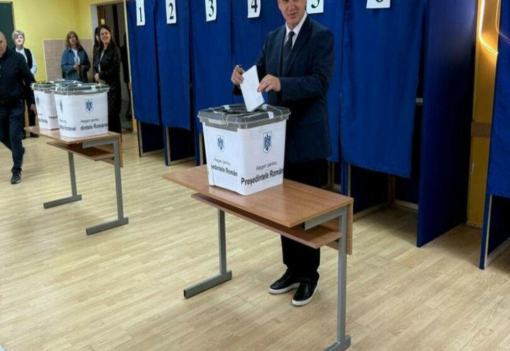 EUGEN TOMAC, DUPĂ CE A VOTAT LA CHIȘINĂU: ”NU VREAU SĂ AVEM UN PREȘEDINTE CARE NE EXPUNE LA RIDICOL ÎN ÎNTREAGA LUME”