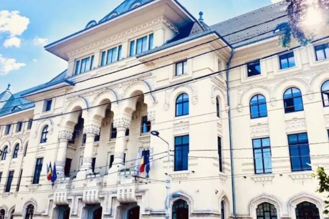 Ședință la Primăria Capitalei: eliminarea parcărilor gratuite pentru mașinile electrice, printre subiectele de dezbatere