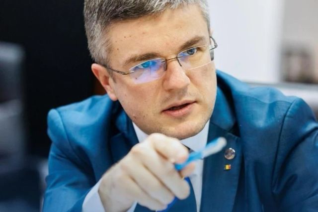 Irineu Darău vrea ca Guvernul Bolojan să rămână până la toamnă: E aşa de catastrofal scenariul? Avem de luat bani din PNRR
